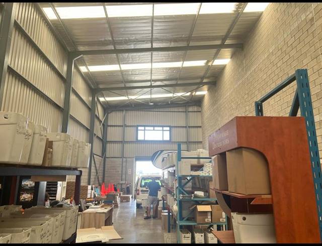 BUSINESS PROPERTY TO RENT IN FAIRVIEW